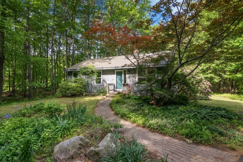 91 Gulf Road Belchertown, MA 01007 - Photo 1 of 39 Gallery Image 1