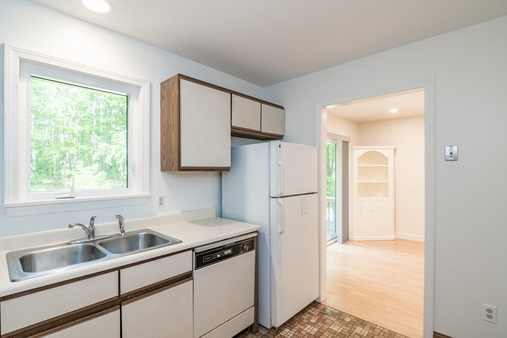 91 Gulf Road Belchertown, MA 01007 - Photo 12 of 39 Gallery Image 12