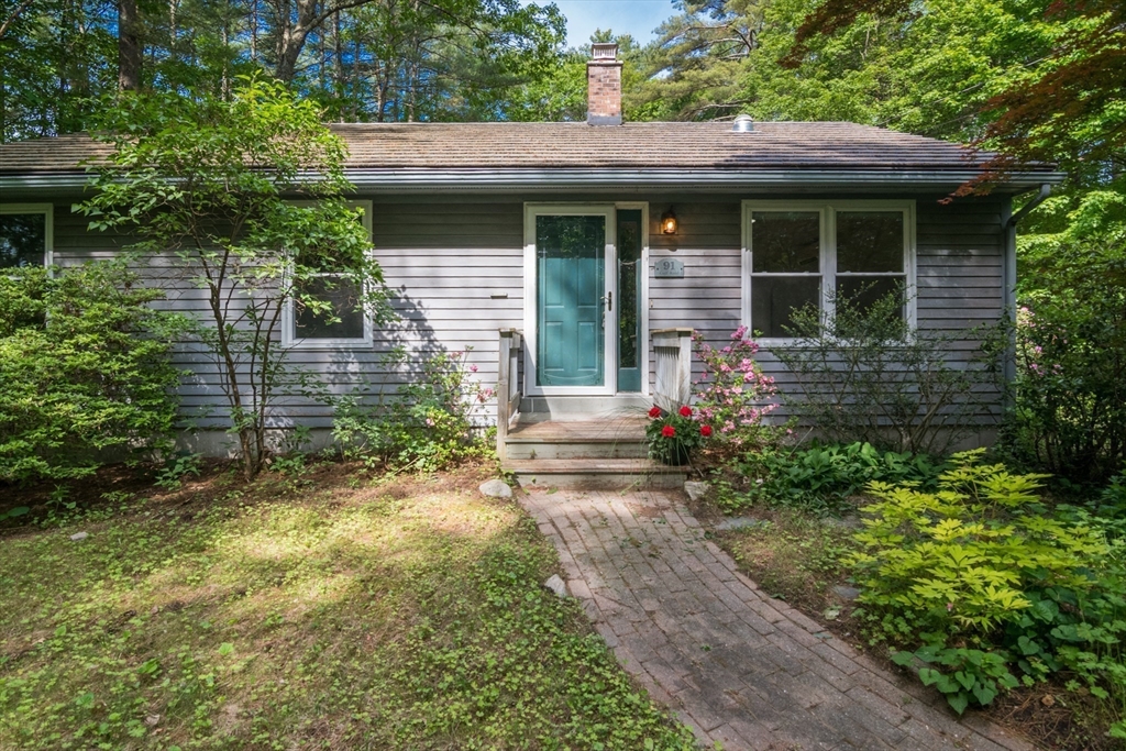 91 Gulf Road Belchertown, MA 01007 - Photo 3 of 39 Gallery Image 3