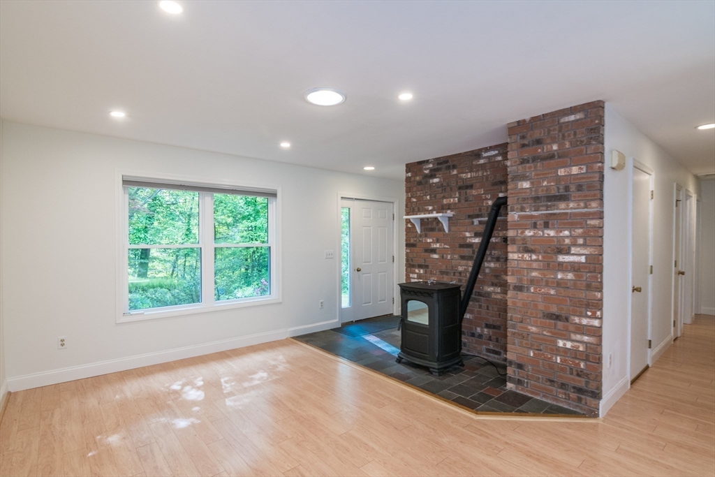 91 Gulf Road Belchertown, MA 01007 - Photo 5 of 39 Gallery Image 5