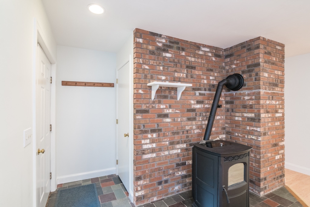 91 Gulf Road Belchertown, MA 01007 - Photo 6 of 39 Gallery Image 6
