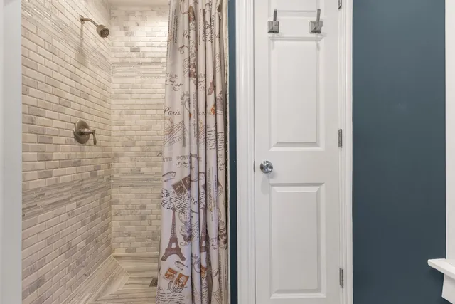 $529,900 | 405 South Gilbert Avenue, La Grange, IL 60525