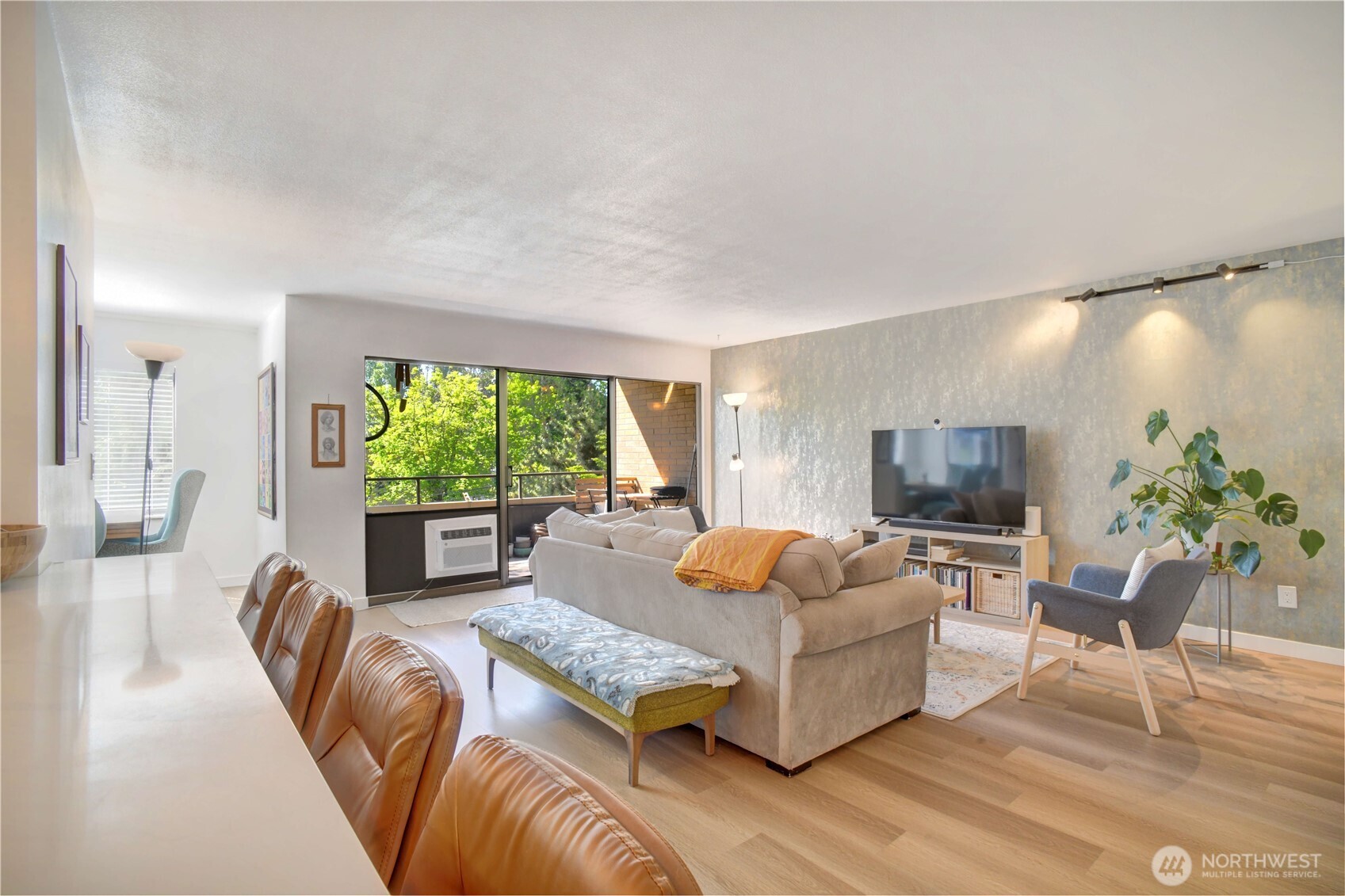 4545 Sand Point Way Northeast, Unit 302 Seattle, WA 98105 - Photo 9 of 19