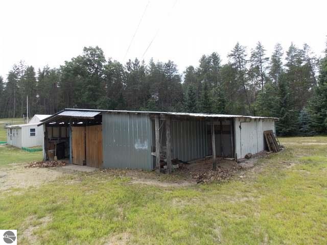 204 Harley Beagle Road Harrison, MI 48625 - Photo 9 of 24 1790964-8.JPG