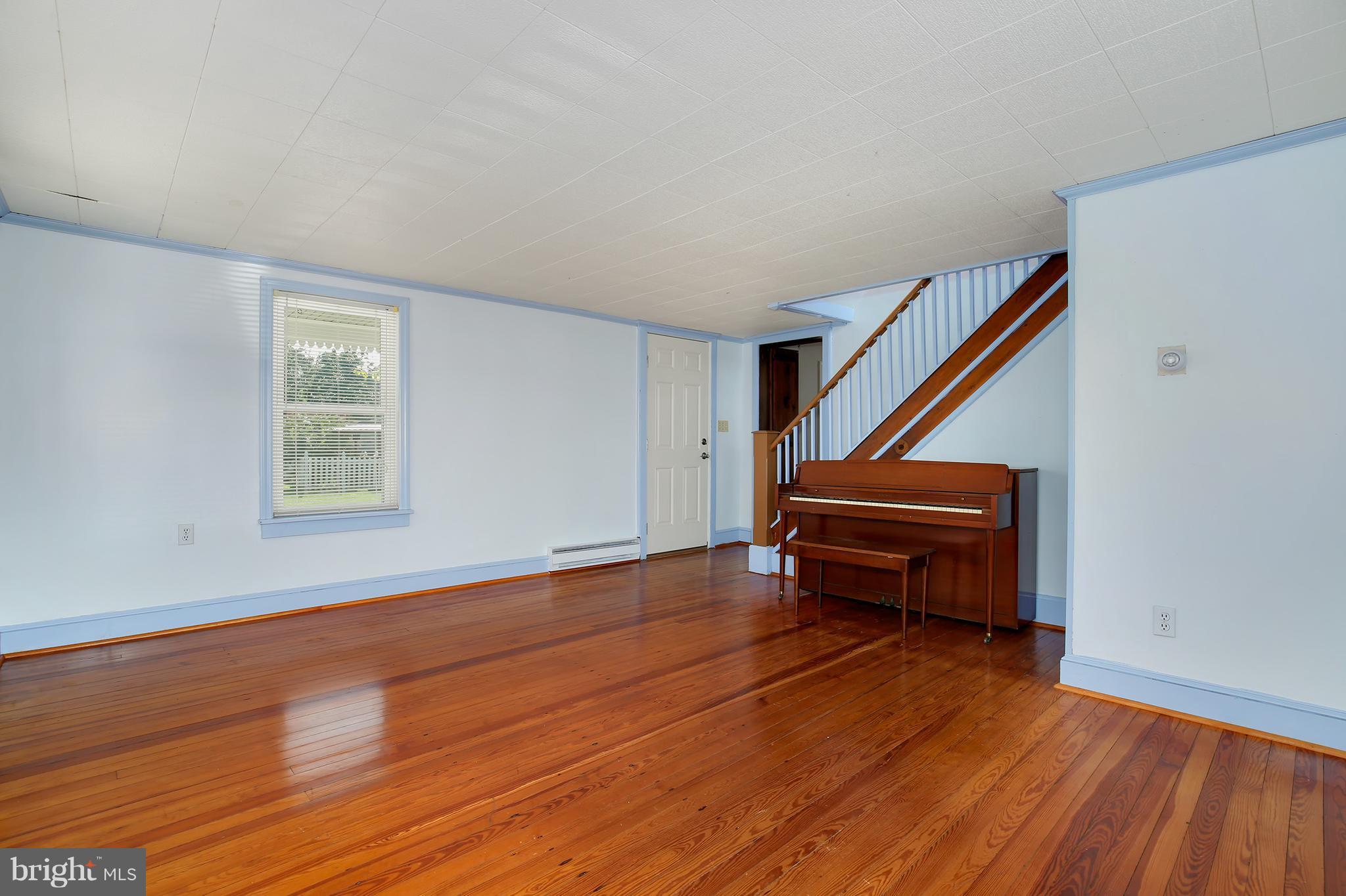 410 North Clear Ridge Road Union Bridge, MD 21791 - Photo 4 of 28 Dining Room