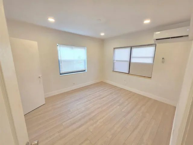 $1,249,900 | 560 Northeast 15th Avenue, Fort Lauderdale, FL 33301