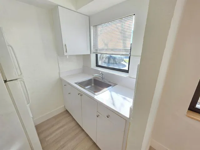 $1,249,900 | 560 Northeast 15th Avenue, Fort Lauderdale, FL 33301