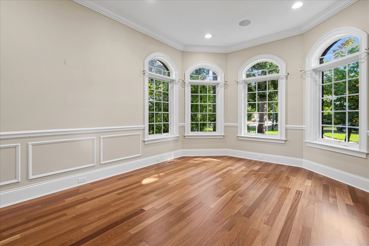 580 Greenwood Road Northbrook, IL 60062 - Photo 16 of 57