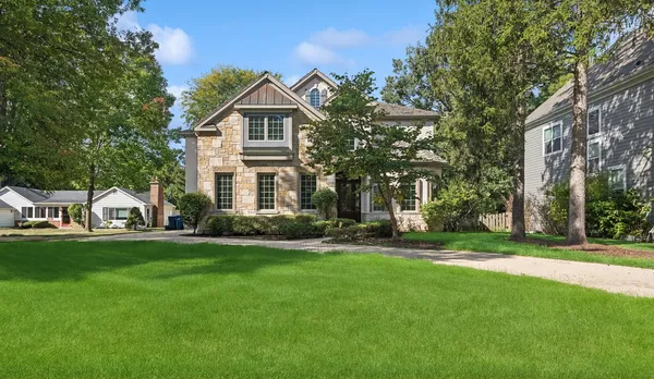 $1,900,000 | 580 Greenwood Road, Northbrook, IL 60062