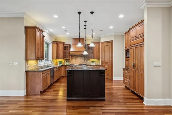 $1,900,000 | 580 Greenwood Road, Northbrook, IL 60062