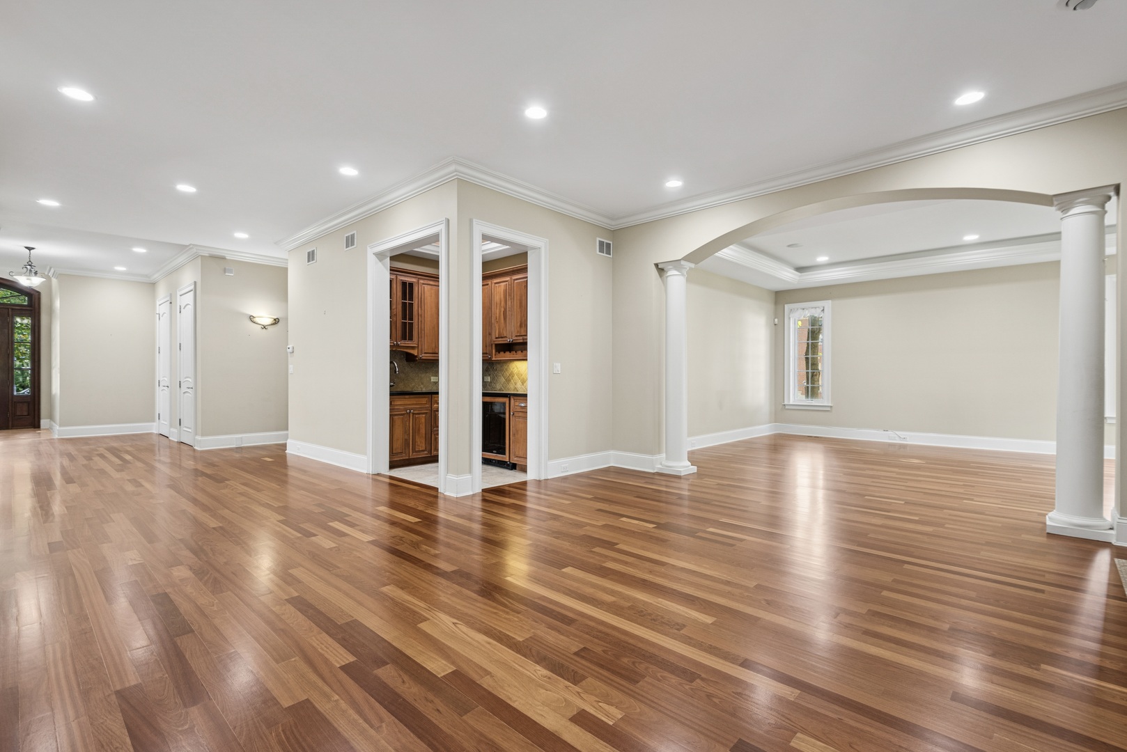 580 Greenwood Road Northbrook, IL 60062 - Photo 10 of 57