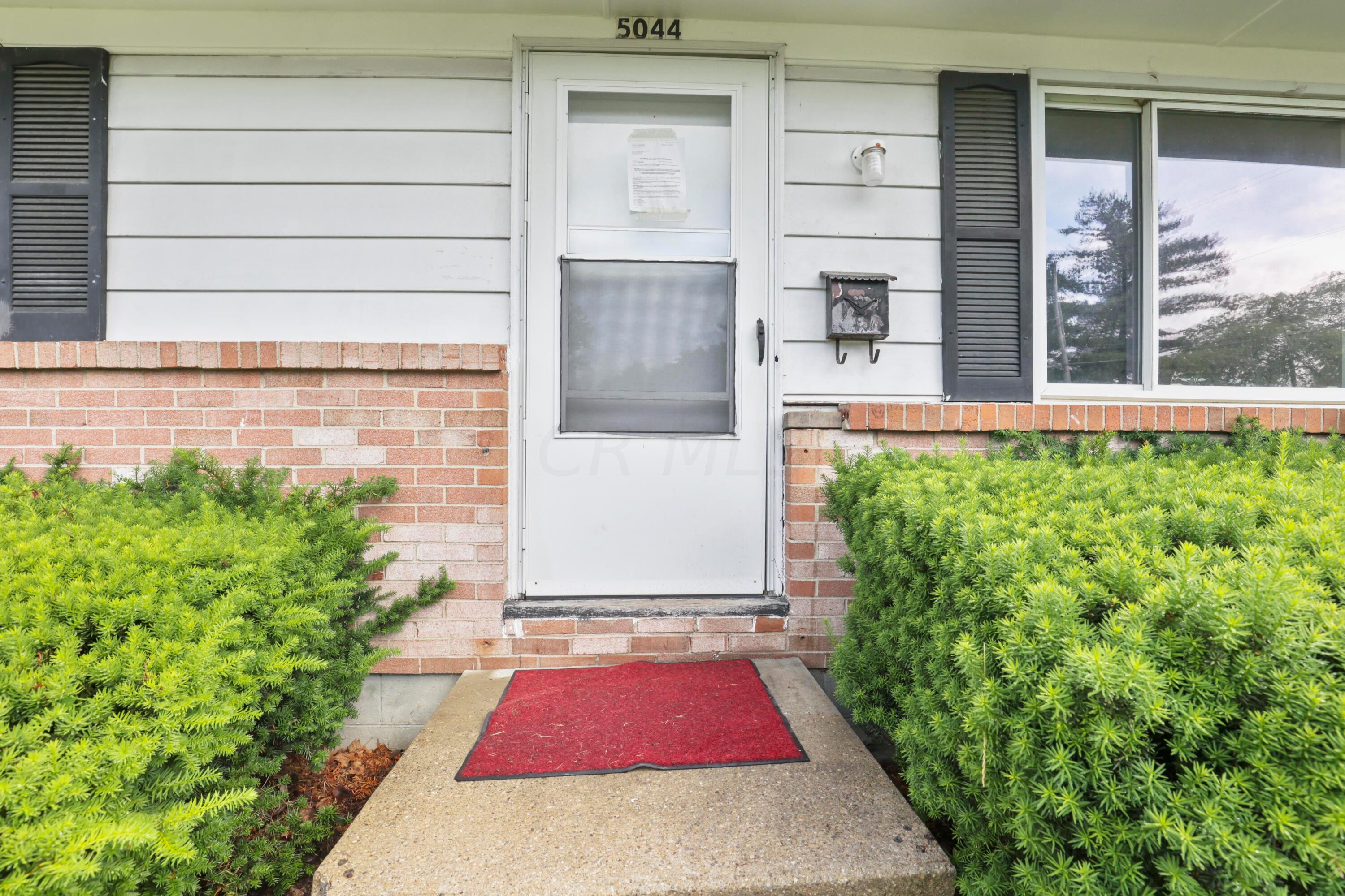 5044 Rotherham Road Columbus, OH 43232 - Photo 33 of 43 0N4A4256