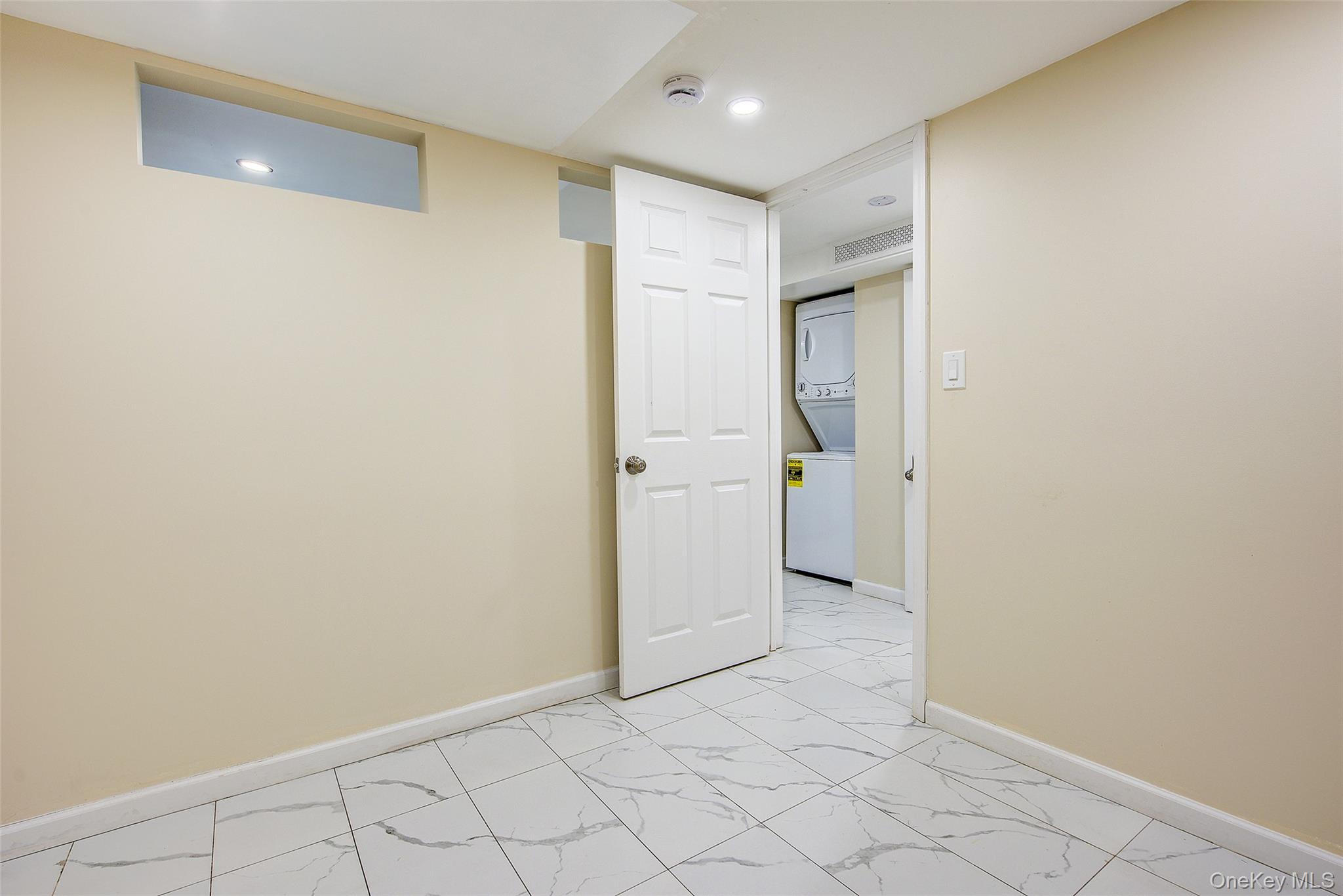 164-38 76th Road Queens, NY 11366 - Photo 39 of 44