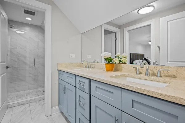 $675,000 | 1015 Hazel Avenue, Deerfield, IL 60015