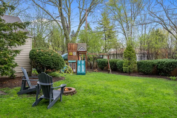 $675,000 | 1015 Hazel Avenue, Deerfield, IL 60015