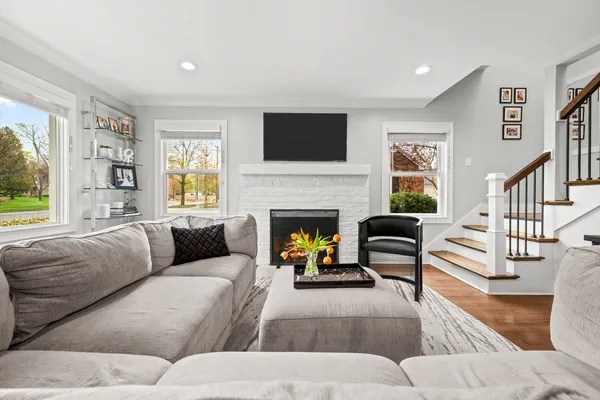 $675,000 | 1015 Hazel Avenue, Deerfield, IL 60015