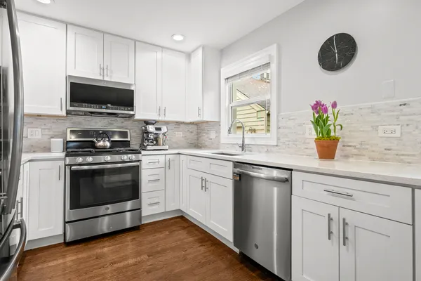 $675,000 | 1015 Hazel Avenue, Deerfield, IL 60015