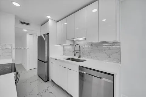 $455,000 | 301 174th Street, Unit 820, Sunny Isles Beach, FL 33160