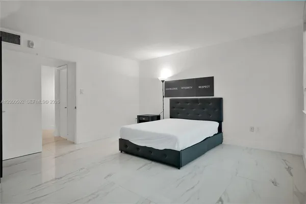 $2,490 | 1750 Northeast 191st Street, Unit 7102, Miami, FL 33179