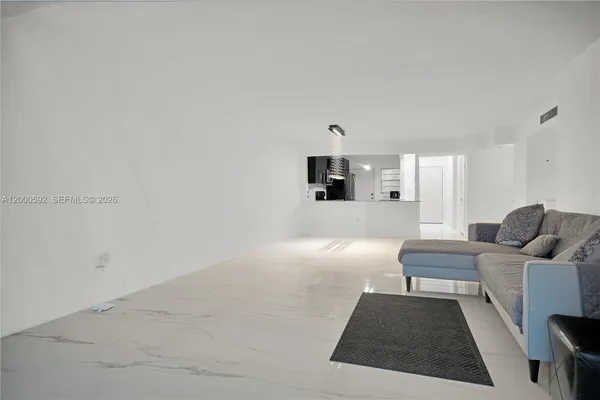 $2,490 | 1750 Northeast 191st Street, Unit 7102, Miami, FL 33179