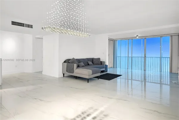 $2,490 | 1750 Northeast 191st Street, Unit 7102, Miami, FL 33179