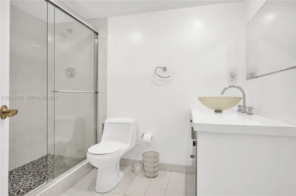 $2,490 | 1750 Northeast 191st Street, Unit 7102, Miami, FL 33179