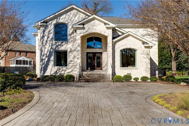 $1,300,000 | 10 Tow Path Circle, Richmond, VA 23221