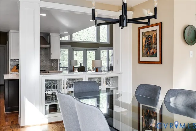 $1,300,000 | 10 Tow Path Circle, Richmond, VA 23221