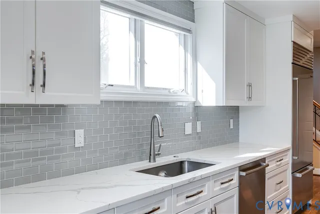 $1,300,000 | 10 Tow Path Circle, Richmond, VA 23221