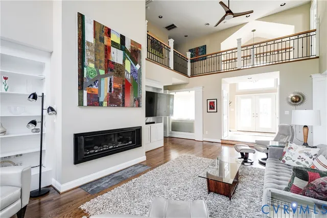 $1,300,000 | 10 Tow Path Circle, Richmond, VA 23221