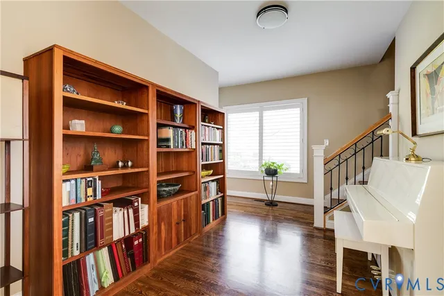 $1,300,000 | 10 Tow Path Circle, Richmond, VA 23221