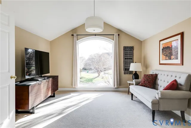 $1,300,000 | 10 Tow Path Circle, Richmond, VA 23221