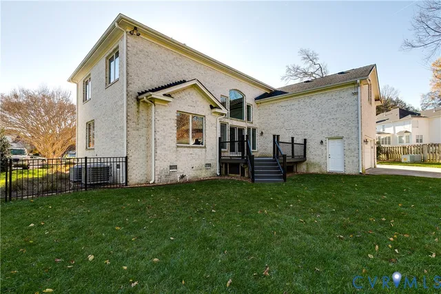 $1,300,000 | 10 Tow Path Circle, Richmond, VA 23221