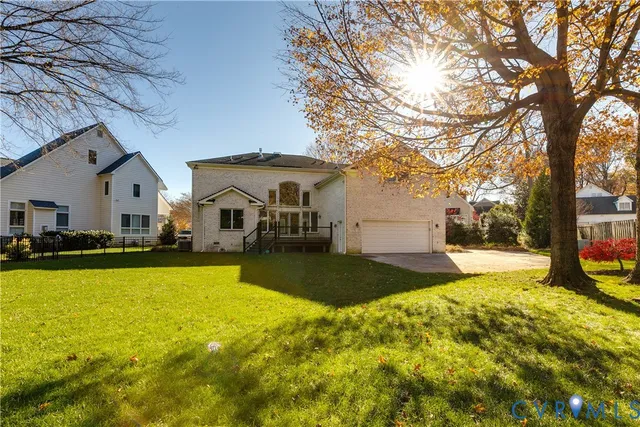 $1,300,000 | 10 Tow Path Circle, Richmond, VA 23221