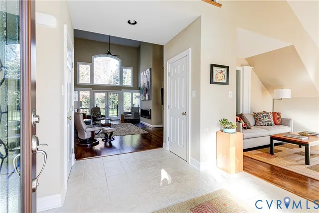 $1,300,000 | 10 Tow Path Circle, Richmond, VA 23221