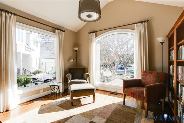 $1,300,000 | 10 Tow Path Circle, Richmond, VA 23221