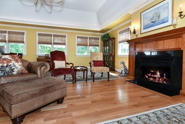 17 Greaton Road Boston, MA 02132 - Photo 9 of 26 Gallery Image 9
