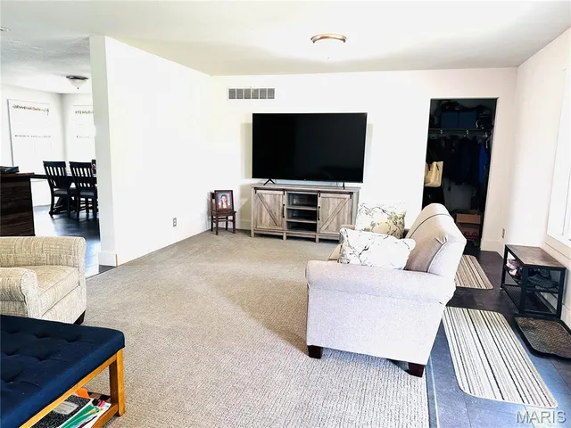 $290,000 | 9383 Audrain Road 625, Laddonia, MO 63352