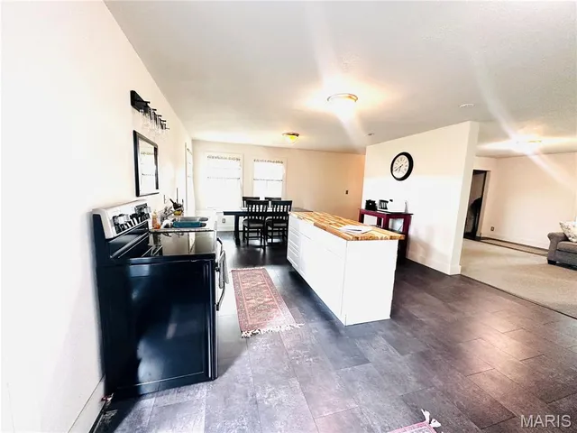 $290,000 | 9383 Audrain Road 625, Laddonia, MO 63352