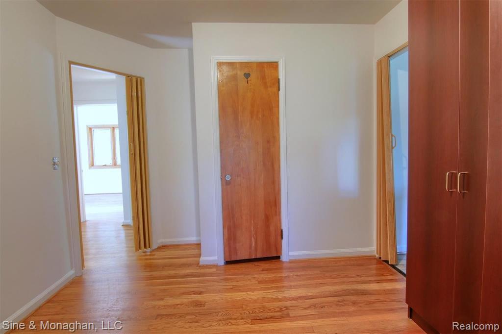 1536 Cook Road Grosse Pointe Woods, MI 48236 - Photo 16 of 39