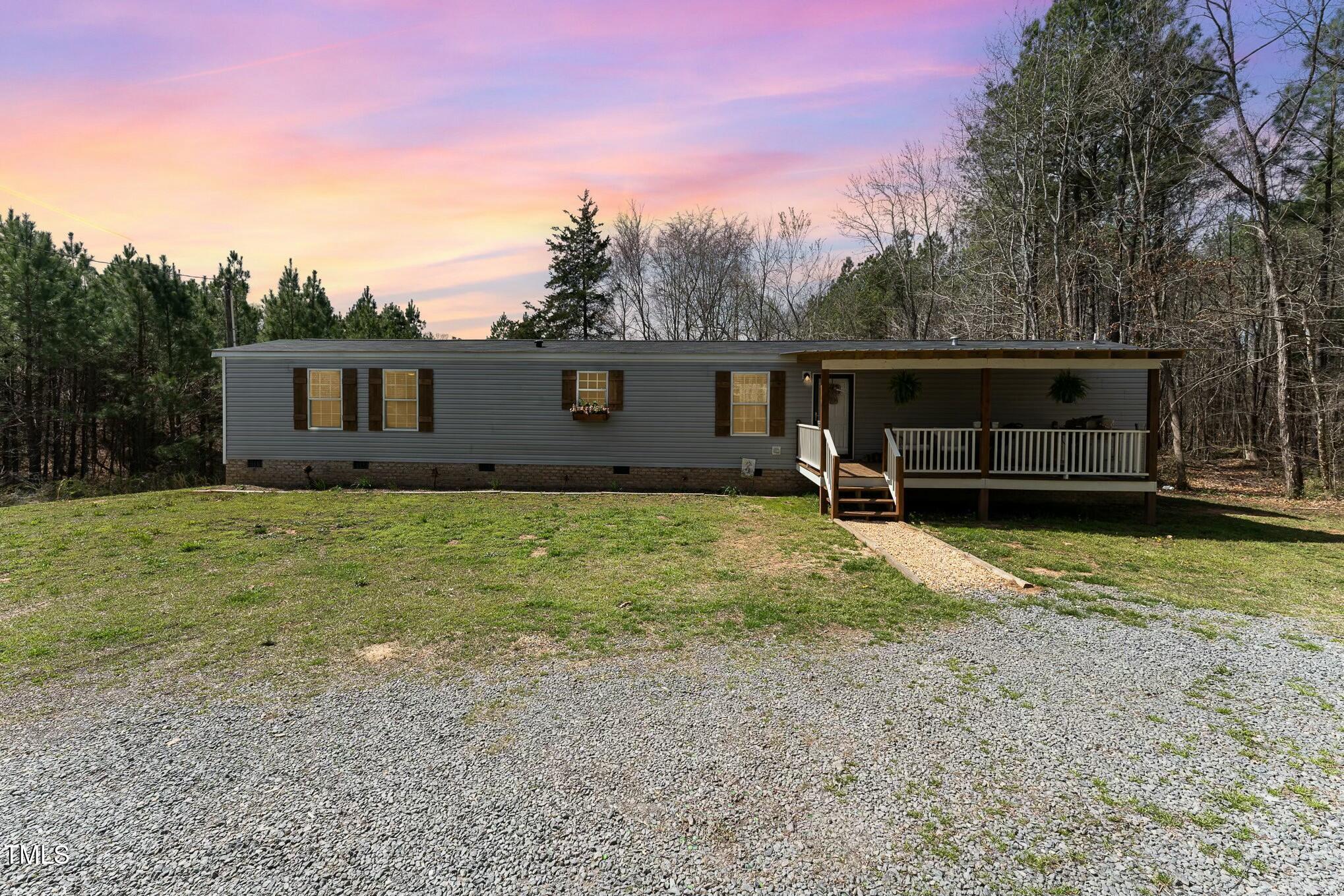 862 Thrift Road Goldston, NC 27252 - Photo 1 of 17 tempImagegmyIHu