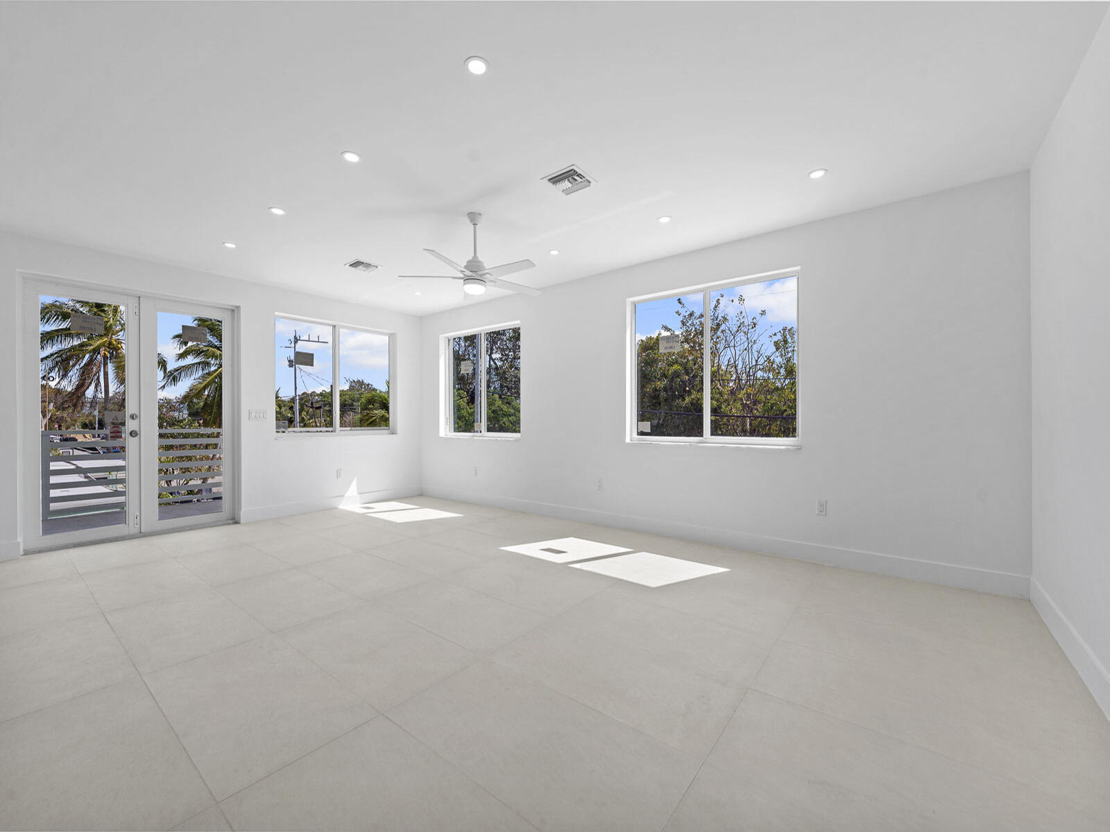 101 Kay Drive Key Largo, FL 33037 - Photo 18 of 71 Living/Dining