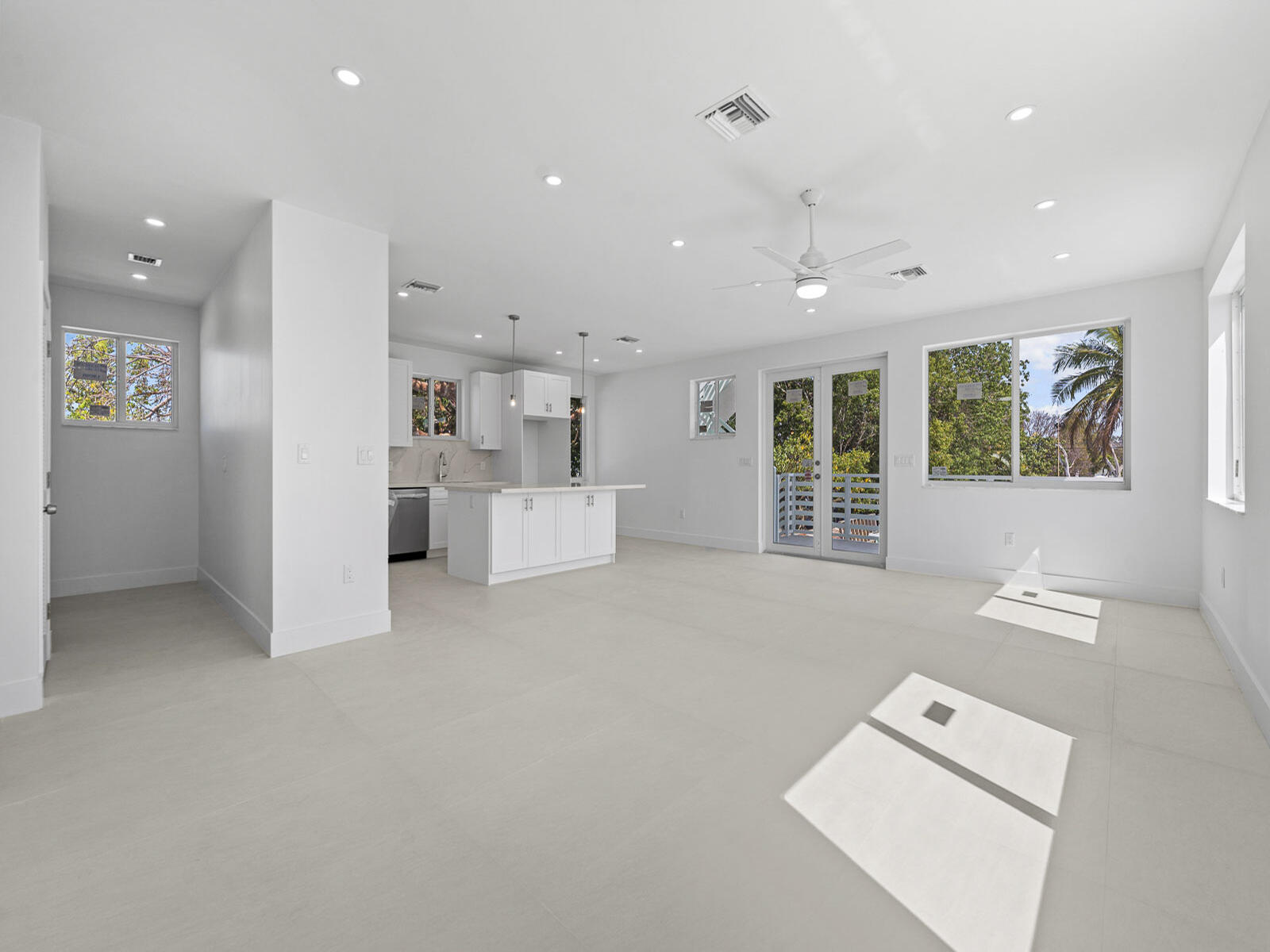 101 Kay Drive Key Largo, FL 33037 - Photo 26 of 71 Living Area, Laundry Room