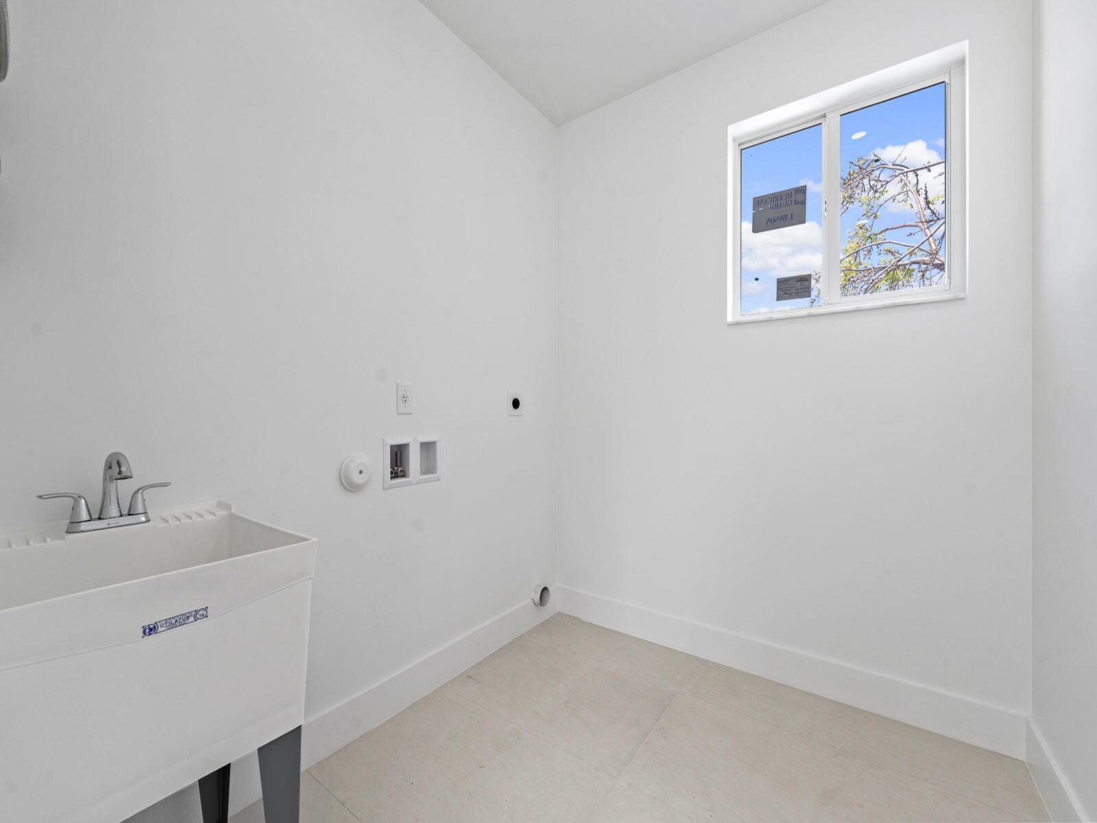 101 Kay Drive Key Largo, FL 33037 - Photo 28 of 71 Laundry Room