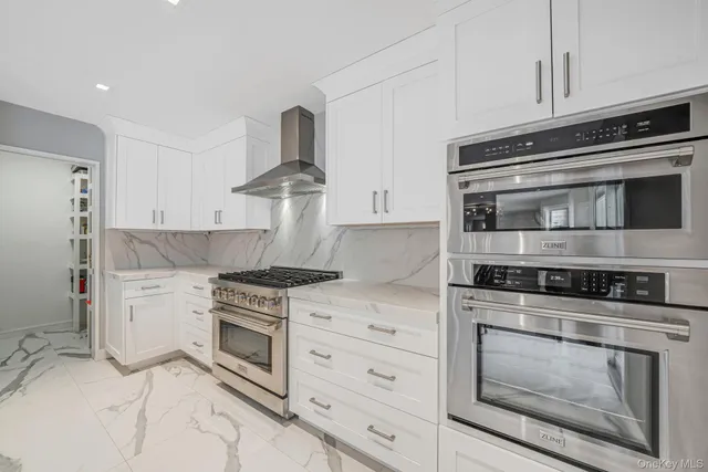 $1,200,000 | 7 Sander Court, Yaphank, NY 11980