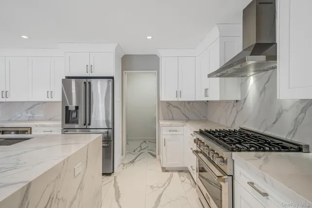 $1,200,000 | 7 Sander Court, Yaphank, NY 11980