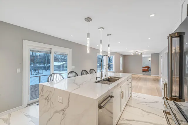 $1,200,000 | 7 Sander Court, Yaphank, NY 11980