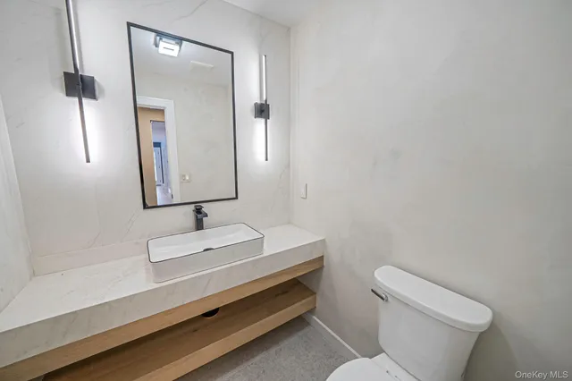 $1,200,000 | 7 Sander Court, Yaphank, NY 11980