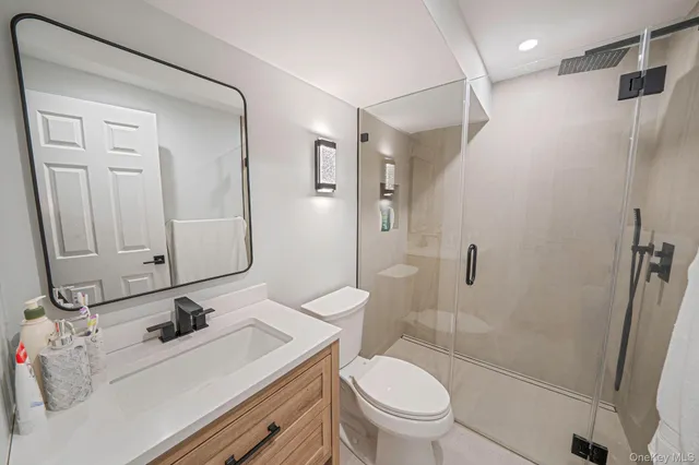 $1,200,000 | 7 Sander Court, Yaphank, NY 11980