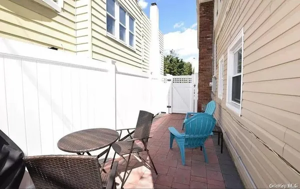 $3,200 | 113 Harding Avenue, Unit LOWR, Long Beach, NY 11561